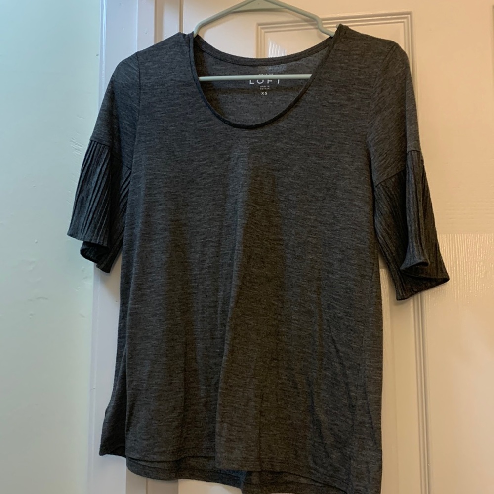 Size xs loft top
